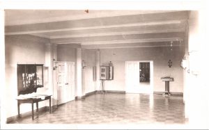 1600px-Trophy_Hall_(4000x2491)